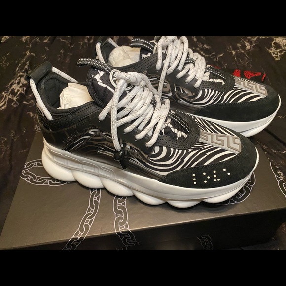 Authentic Versace Chain Reaction Runner - Picture 2 of 7